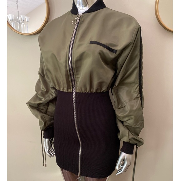 ✨NWT✨CAPSULLE Bodycon Front Zipper Mini Dress S/M - Picture 2 of 12